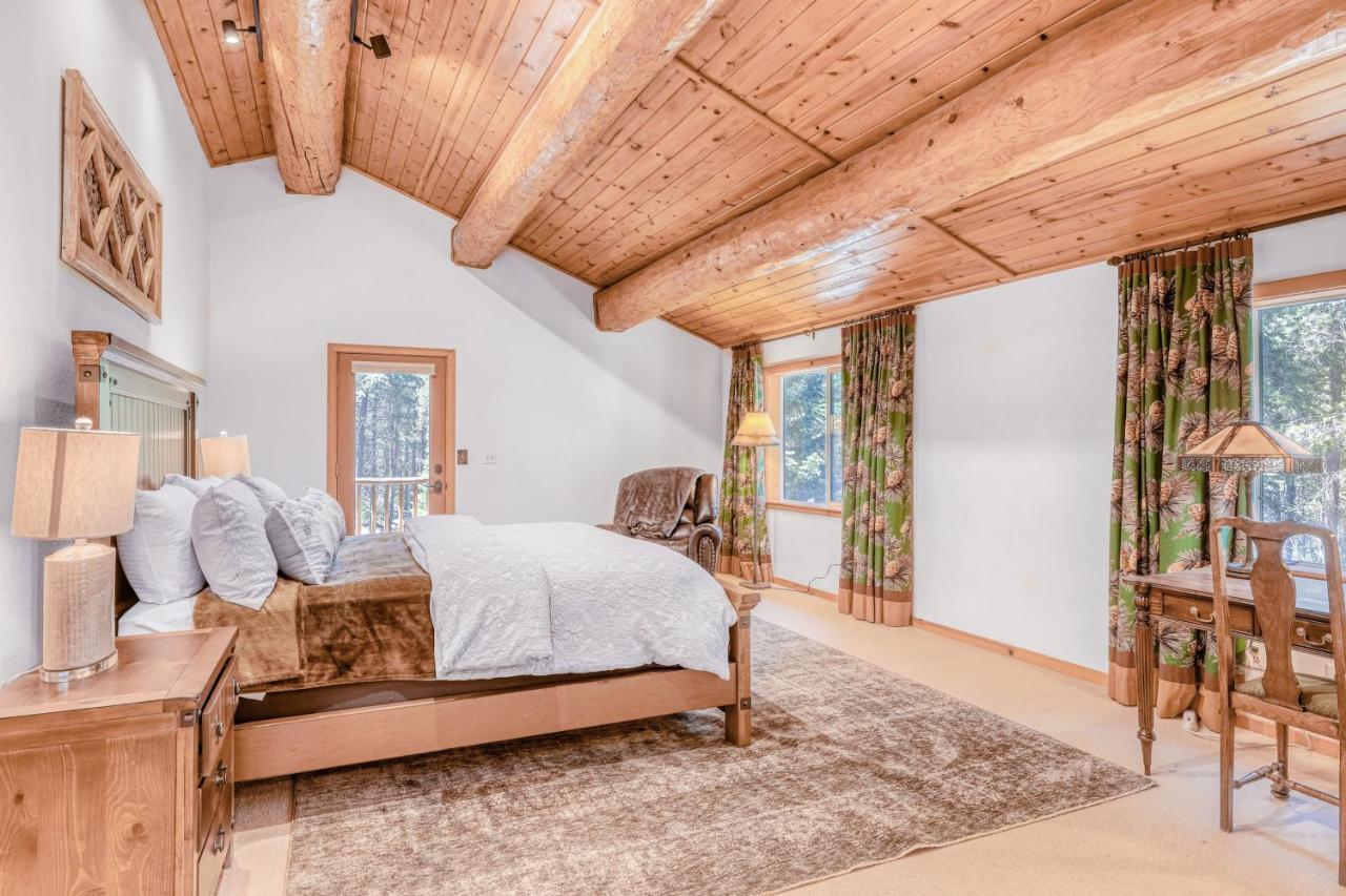 Log Cabin Estate - Falcon Ridge Тракі Екстер'єр фото